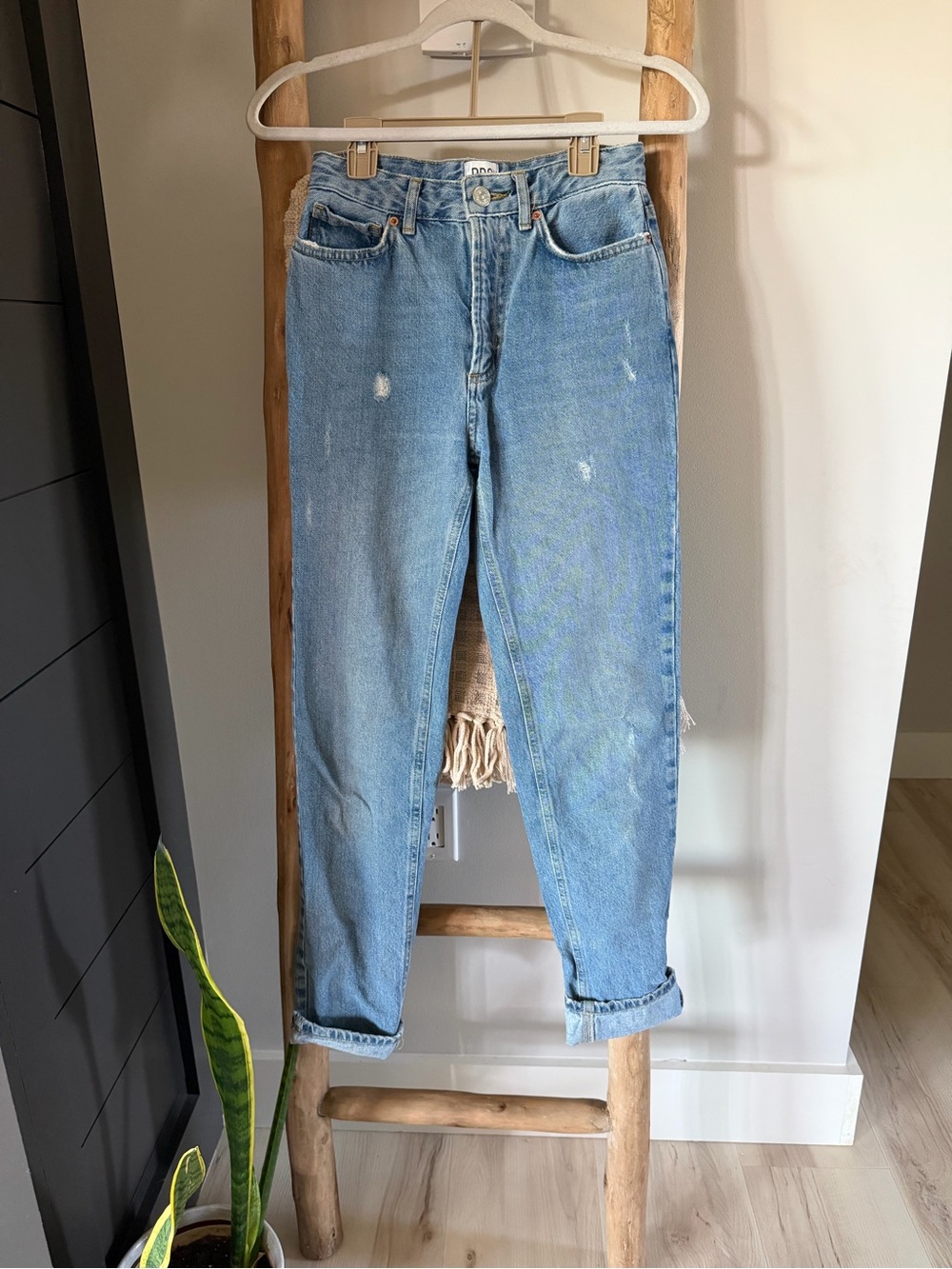 🤍 BDG Boyfriend Jeans — Size 24 🤍